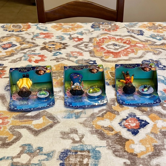 Disney Encanto 3” Figures (Camilo Madrigal, Mirabel Madrigal & Antonio Madrigal) - Picture 6 of 11